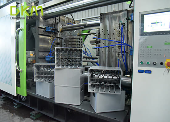 24-Bottle Plastic Beer Crate Molding Line